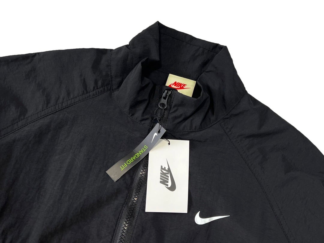 ナイキ ステューシー NIKE × STUSSY WINDRUNNER CT4310-045 ナイロンジャケット コラボ ハーフジップ男女兼用コート