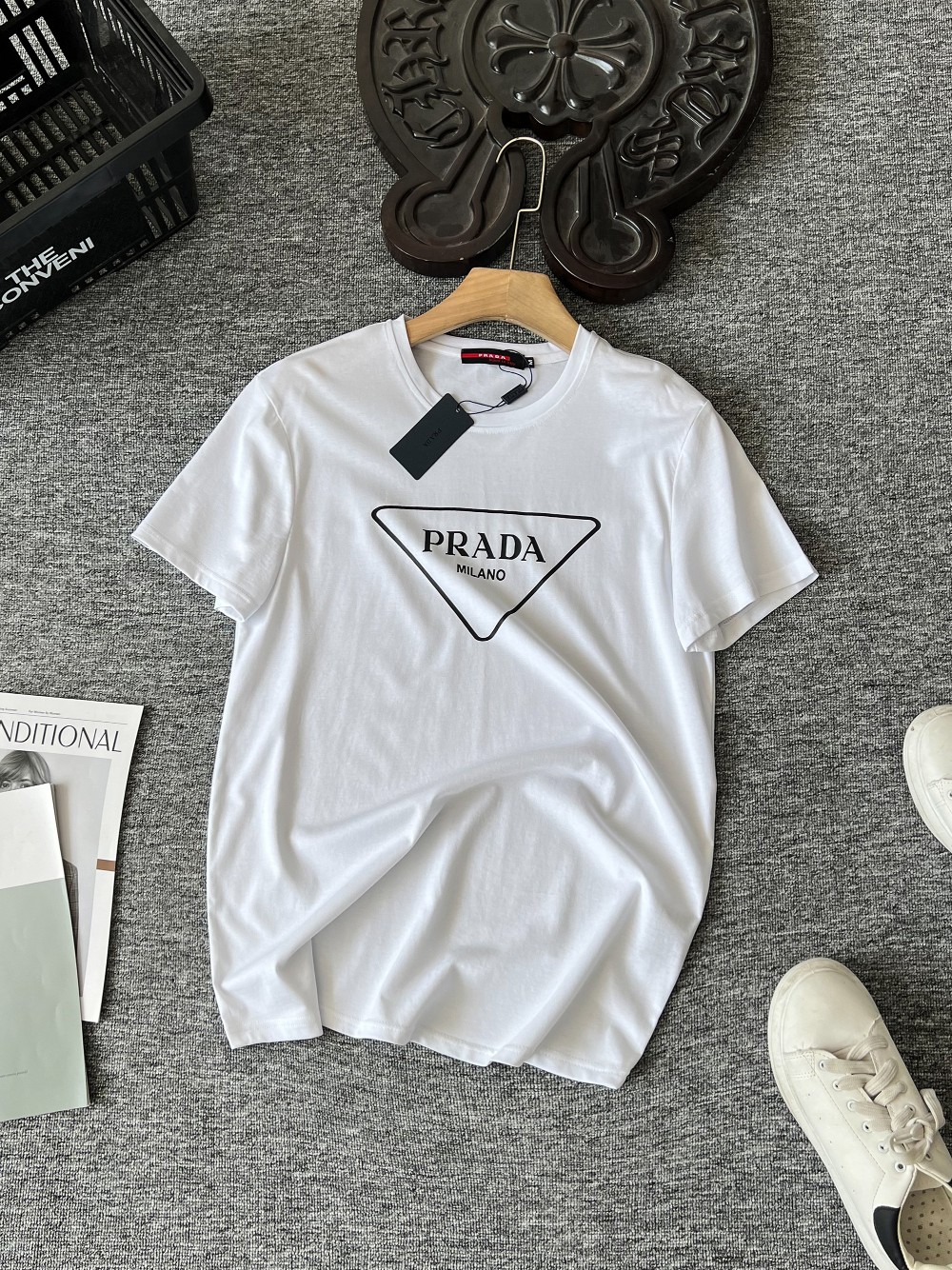 プラダ 半袖Tシャツ コットン クルーネック Tシャツ T-shirts